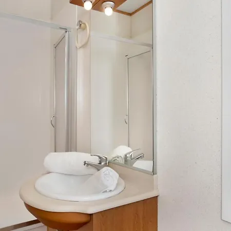 Villa Sleeps 6