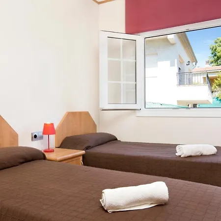 Sleeps 6 Villa Lloret de Mar
